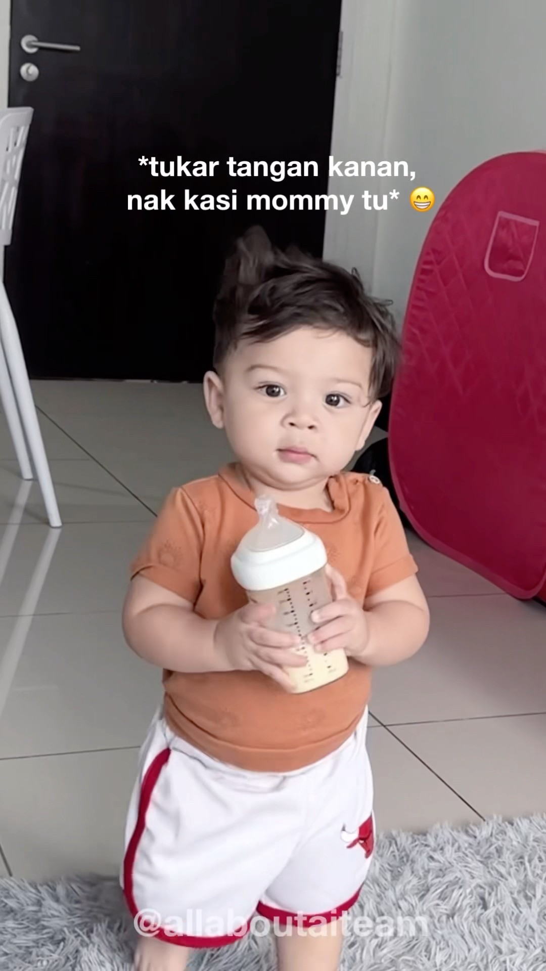 Pandai Je Kasi Susu Pakai Tangan Kanan Dia Tu! ? #riaz #joanna #elriss #aiteam